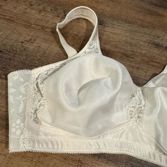 Playtex 18 Hour T-Shirt Bra 38C Beige Side Smoothing Wireless Floral Lace - Picture 2 of 4